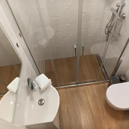 Lisi Rewir - Fox District House * Sklářská Poruba